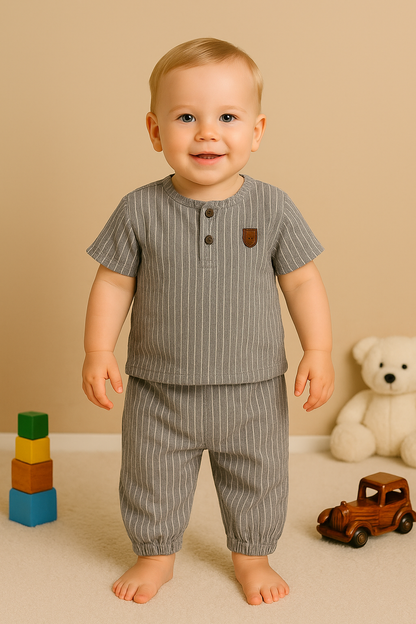 Erkek Çocuk Çizgili Kısa Kollu Gömlek ve Pantolon 2’li Takım.